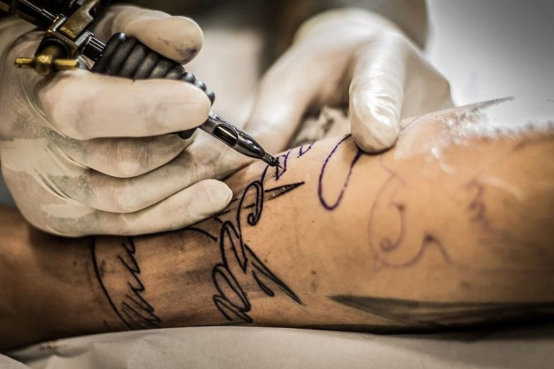 Quel endroit fait le plus mal pour un tatouage ?